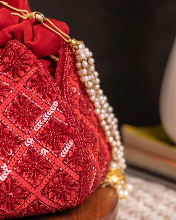 Scarlet_Royale_Sequin_Potli